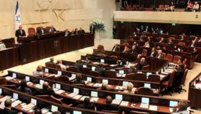 Une Knesset à moitié vide approuve la loi sur l’incorporation des ‘haredim Une Knesset à moitié vide approuve la loi sur l’incorporation des ‘haredim