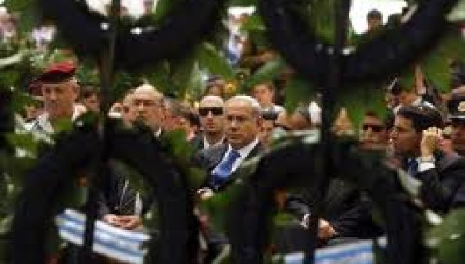 Cérémonie commémorative au Mont Hertzl avec « Le trait d’Union » d’Ashdod Cérémonie commémorative au Mont Hertzl avec « Le trait d’Union » d’Ashdod