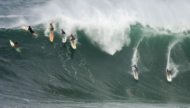 Trois surfeurs israéliens sauvent 8 enfants de la noyade à Hawaï ! Trois surfeurs israéliens sauvent 8 enfants de la noyade à Hawaï !