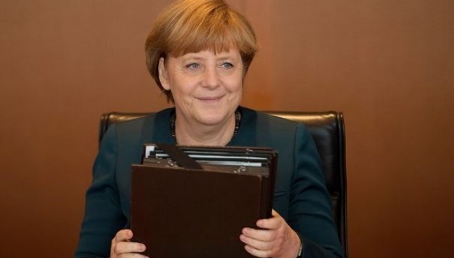 Angela Merkel reçoit le Prix du judaïsme européen ! Angela Merkel reçoit le Prix du judaïsme européen !