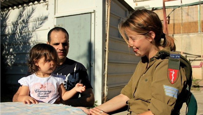 Comment une photographe militaire sauve un bébé Comment une photographe militaire sauve un bébé