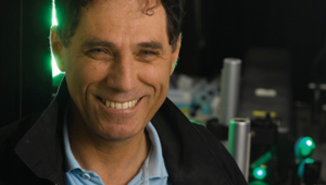 Le prestigieux prix de l’association américaine de physique remis au professeur Moti Segev du Technion Le prestigieux prix de l’association américaine de physique remis au professeur Moti Segev du Technion