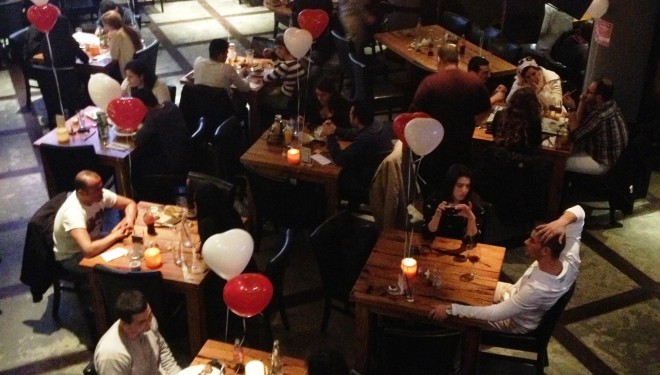 Chez Théodore, venez fêter la Saint Valentin avec votre amoureux ! Chez Théodore, venez fêter la Saint Valentin avec votre amoureux !