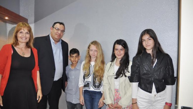 Le Ministre de l’Éducation accueille les lauréats « du meilleur lecteur » Le Ministre de l’Éducation accueille les lauréats « du meilleur lecteur »