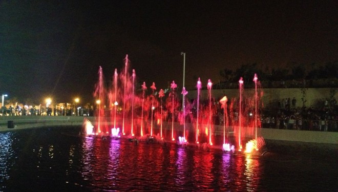 Le parc « Ashdod Yam » et sa fontaine « son et lumière » Le parc « Ashdod Yam » et sa fontaine « son et lumière »