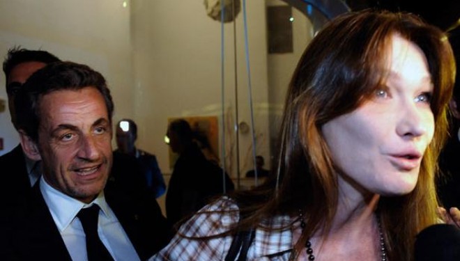 Carla Bruni et Nicolas Sarkozy ovationnés à Tel-Aviv Carla Bruni et Nicolas Sarkozy ovationnés à Tel-Aviv