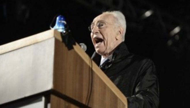 Peres : « Ceux qui ont renoncé à chercher à faire la paix sont des naïfs » Peres : « Ceux qui ont renoncé à chercher à faire la paix sont des naïfs »