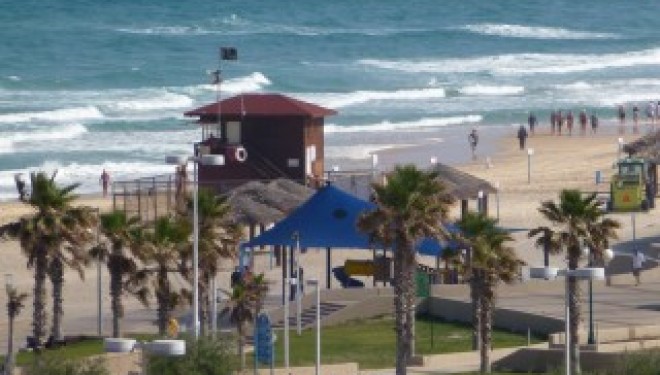 Pollution : trois plages d’Ashdod ou la baignade est interdite jusqu’à nouvel ordre Pollution : trois plages d’Ashdod ou la baignade est interdite jusqu’à nouvel ordre