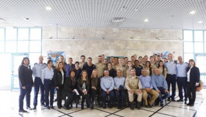 Le commandant de l’armee de l’air vient rendre visite a l’etablissement scolaire »Mekif יא » Le commandant de l’armee de l’air vient rendre visite a l’etablissement scolaire »Mekif יא »