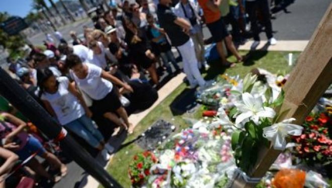 Rassemblement ce soir en hommage et en solidarité avec les victimes de Nice, Kikar HaAtzmaout de Netanya Rassemblement ce soir en hommage et en solidarité avec les victimes de Nice, Kikar HaAtzmaout de Netanya