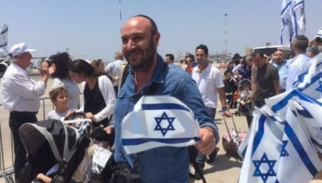 Netanyahu aux 200 Olim français arrivés hier : Ce voyage est important pour vous mais aussi pour la nation ! Netanyahu aux 200 Olim français arrivés hier : Ce voyage est important pour vous mais aussi pour la nation !
