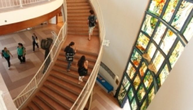 Femmes, sources et miroirs : un nouveau cycle de conferences au campus francophone de Netanya Femmes, sources et miroirs : un nouveau cycle de conferences au campus francophone de Netanya