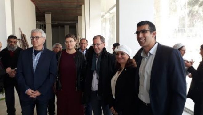 Le premier centre d’orientation professionnel pour franco-israéliens va ouvrir ses portes à Jérusalem. Le premier centre d’orientation professionnel pour franco-israéliens va ouvrir ses portes à Jérusalem.