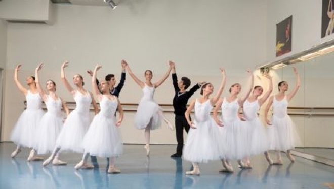 Ecole de Ballet Panov un spectacle riche et varié et le Ballet de Géorgie comme invité spécial. Ecole de Ballet Panov un spectacle riche et varié et le Ballet de Géorgie comme invité spécial.