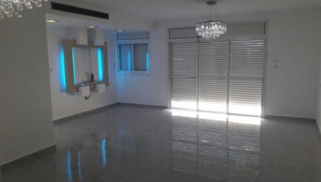 Ashdod : A vendre très bel appartement de 5.5 pièces, 155 M2 Quartier Tel Hai Ashdod : A vendre très bel appartement de 5.5 pièces, 155 M2 Quartier Tel Hai