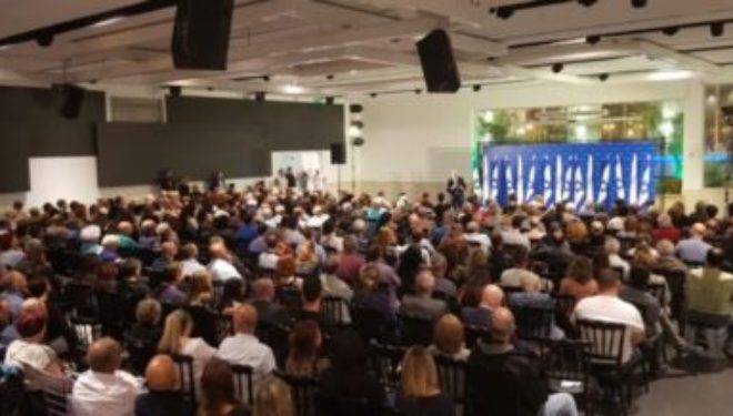 Le président du parti Yesh Atid, Yaïr Lapid, a rencontré le dimanche 29.04 les habitants d’Ashdod Le président du parti Yesh Atid, Yaïr Lapid, a rencontré le dimanche 29.04 les habitants d’Ashdod