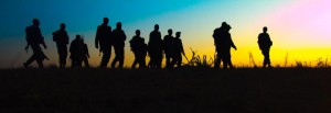 Soldats israéliens au coucher du soleil