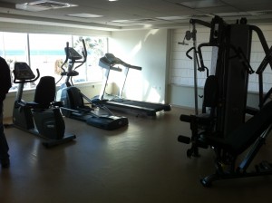 une salle de fitness