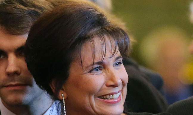 Anne Sinclair: l’amour au grand jour. Elle retrouve le sourire avec Pierre Nora !