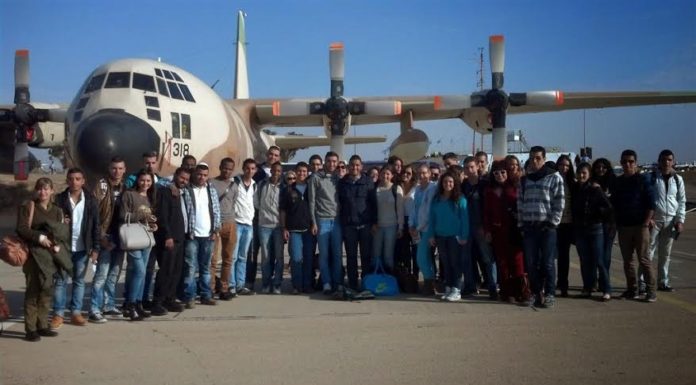 Des pilotes et des sous-mariniers au service des jeunes d’Ashdod