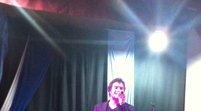 En France, de nouveaux appels au boycott visent l’artiste Amir Haddad – et la ministre de la Culture entre en jeu