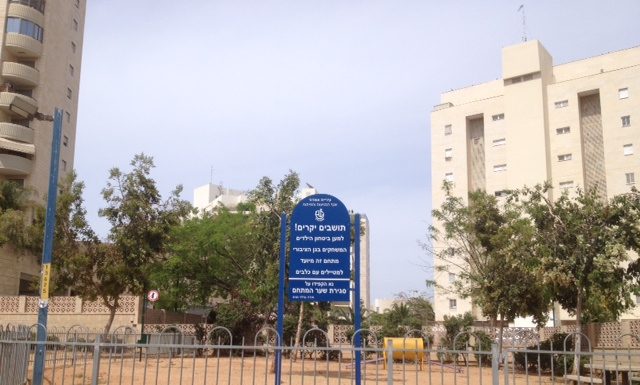 Les crottes de chiens : les collectionner ou avoir une amande ?