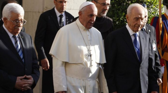 Pérès et Abbas vont prier au Vatican