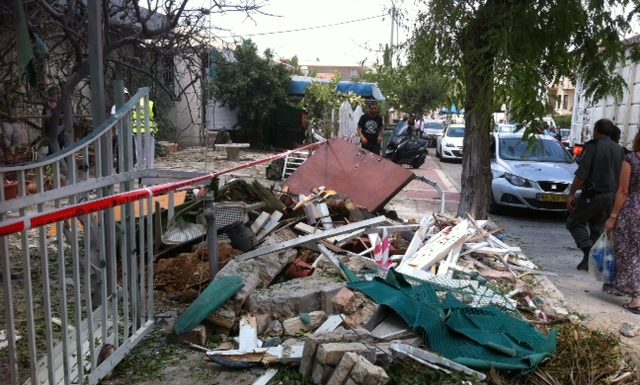 Ce matin au Kotel : Les Soldats de Tsahal chantent » Anahnou Maaminim… »