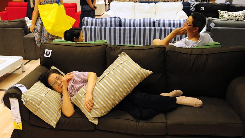 ikea interdit a ses clients chinois de dormir dans ses magasins