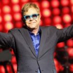 elton-john-lors-d-un-concert-a-madrid-en-juillet-2015-11462207imlsj_1713