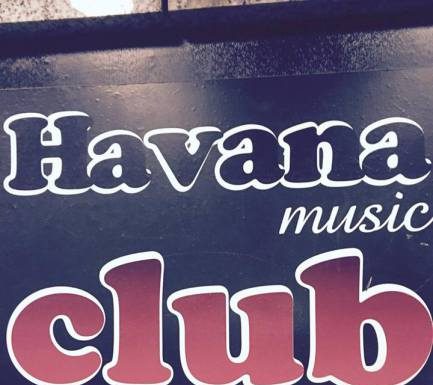 Un, dos, tres.. ekhat, chtaim, shaloch… la Salsa a Tel aviv vu par Romy H.