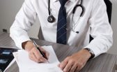 Les conditions d’obtention d’une licence pour les médecins immigrés assouplies !!!