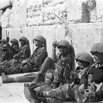 Israeli-Soldiers-Wall-1967