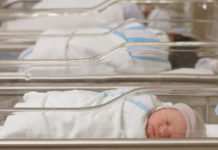 Danser dans une salle d’accouchement (césarienne) pour détendre la patiente, on ne voit ça qu’a Ashdod