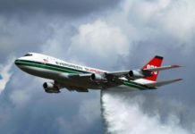 l’attraction de la journee : les canadairs sont venus se ravitailler en eau à Ashdod !