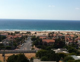 Ashdod : location saisonnière  »Violette » appartement de 3 pièces, belle vue mer