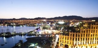 250 voitures incapables d’entrer à Eilat en raison des restrictions COVID-19, retournent chez elles !