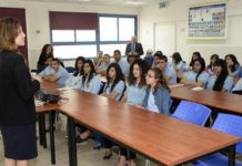Un programme pilote permet aux étudiants israéliens d’obtenir leur diplôme un an plus tôt