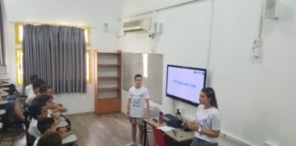 Ashdod : Expliquer la mer !