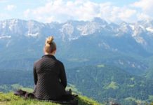 « Le silence pour cadeau » par Hanna Lachkar Haddad : Psychologue – Psychothérapeute