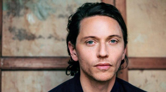FRANCOFOLIES : interview exclusive de Raphael par notre amie Emmanuelle Adda !