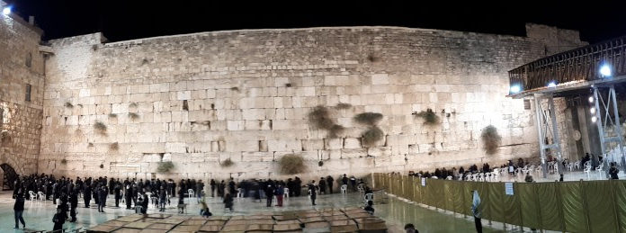 Venez ressentir l’atmosphère spéciale de Jérusalem à la période des fêtes et des « Slihot »