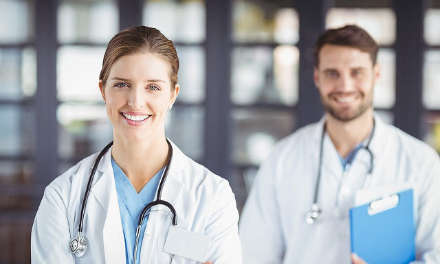 Soyez gentil avec votre médecin, vous serez mieux soigné !
