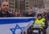 Un jeune homme d’Ashdod a brandi le drapeau israélien en plein coeur d’une manifestation contre l’État d’Israël à Amsterdam