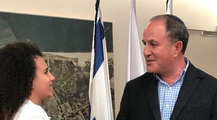 Maire de la ville pour une journée ! Ce mercredi 13 mars, les jeunes dirigeront la ville d’Ashdod