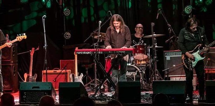 The Blues Messengers lors d’une soirée spéciale pour Deep Purple et Led Zeppelin