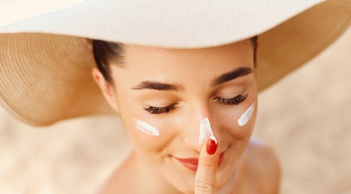 Comment conserver ou retrouver une peau saine et jeune en été par le Dr Chantal Zeitoun-Azogui