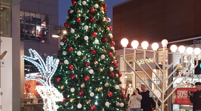 Menorah et sapin de Noël : ambiance de vacances ou recette de guerres religieuses ?