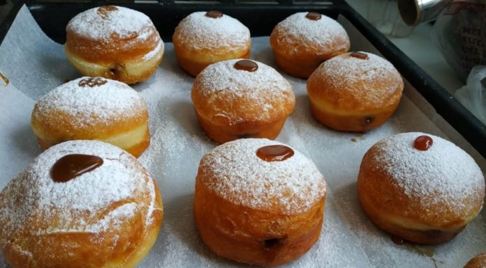 Une femme dans un état critique après s’être étouffée avec un beignet de Hanoucca