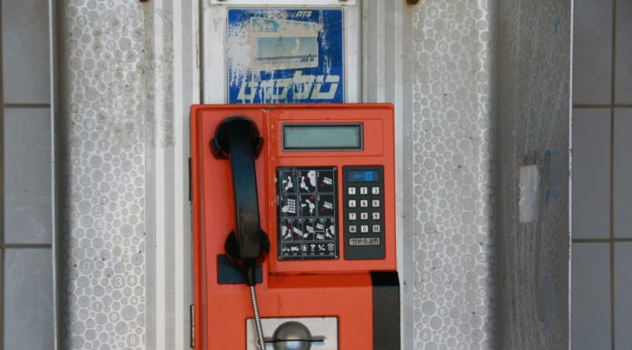 Les cabines téléphoniques payantes sont enfin raccrochés pour de bon !